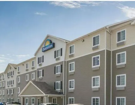 Days Inn & Suites By Wyndham Rochester Mayo Clinic South